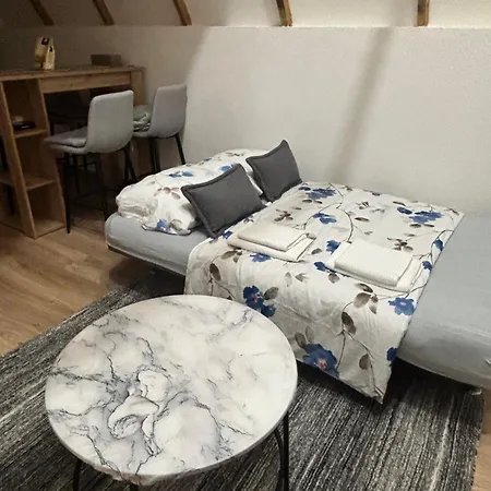 Apartman Lajla *