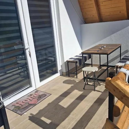 Apartman Lajla *